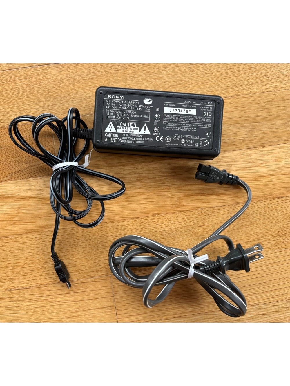 Genuine Sony AC-L10A AC Power Adapter 8.4V 1.5A Handycam Camcorder OEM Cord